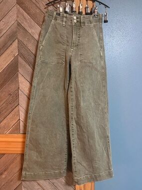 GAP faded Olive Green High-Rise Wide-Leg Crop Jeans